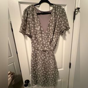 Gorgeous Olive Floral Wrap Dress 2x